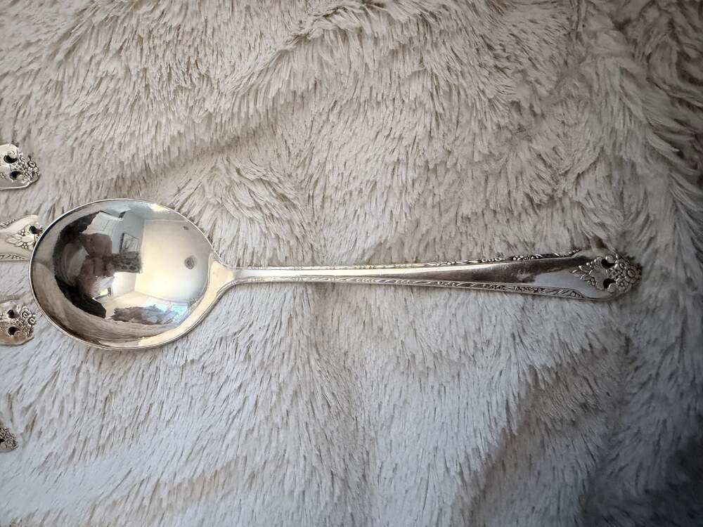 Holmes & Edwards Lovely Lady Silverplate Gumbo Soup Spoon